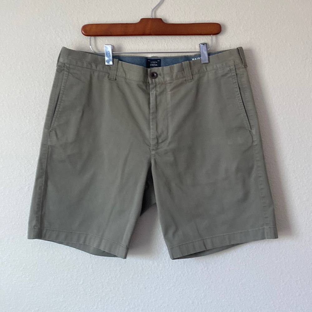 J.Crew Men’s Chino Sage Green Stretch Shorts 9’ Size 35 - Picture 1 of 15
